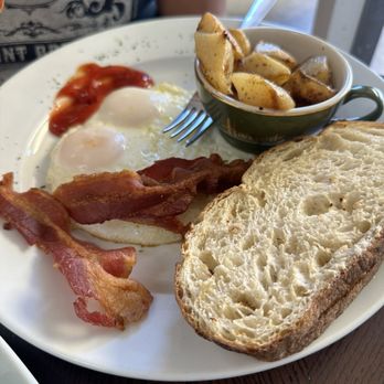 Cups Cafe - Breakfast & Brunch Near Me - Palm Desert, California