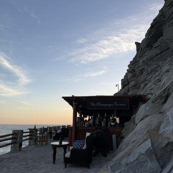El Farallón - Front - Seafood Near Me - Cabo San Lucas, BCS