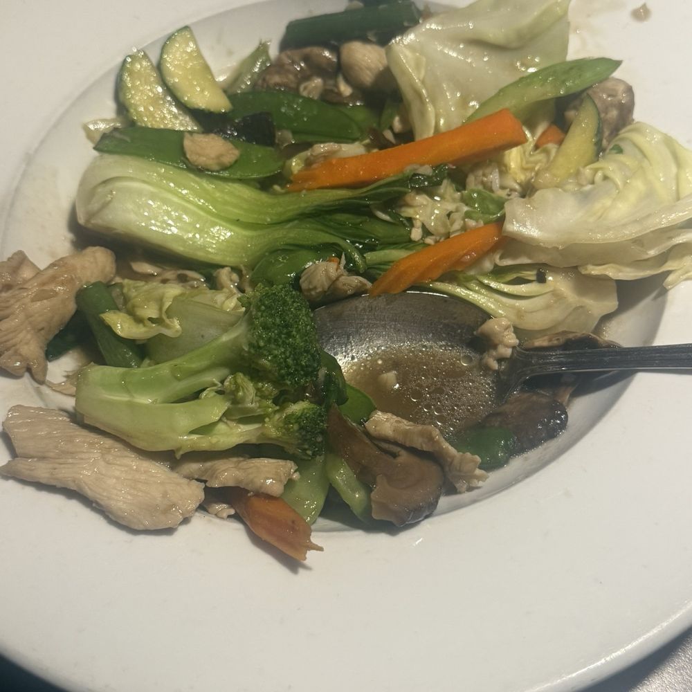 LucKi Thai Bistro - Veggie delight added chicken - Thai Near Me - Las Vegas, Nevada LucKi Thai Bistro - Veggie delight added chicken - Thai Near Me - Las Vegas, Nevada