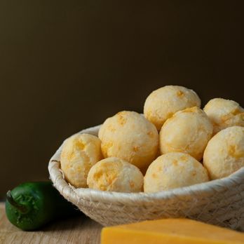 Luize James - Jalapeños cheese bread ( no gluten ingredients) - Desserts Near Me Luize James - Jalapeños cheese bread ( no gluten ingredients) - Desserts Near Me