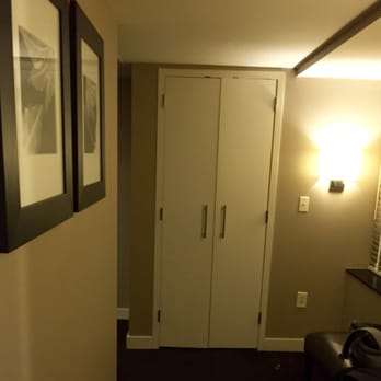 W Seattle - Closet - Hotels Near Me - Seattle, Washington W Seattle - Closet - Hotels Near Me - Seattle, Washington
