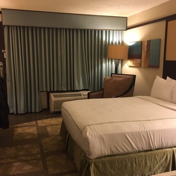 DoubleTree by Hilton - Room 1718 - Hotels Near Me - Orlando, Florida
