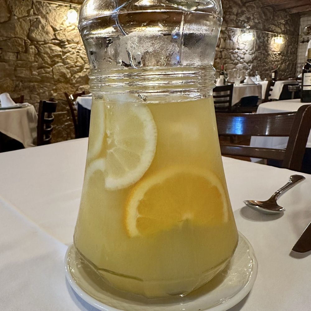 Racó de la Vila - Cava Sangria - Spanish Near Me - Barcelona, B Racó de la Vila - Cava Sangria - Spanish Near Me - Barcelona, B