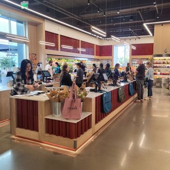 Erewhon - Wide open checkout/cashier lanes that does feel airy and calm. - Grocery Near Me - Pasadena, California Erewhon - Wide open checkout/cashier lanes that does feel airy and calm. - Grocery Near Me - Pasadena, California