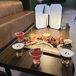 Eden - Wine cocktail+ charcuterie