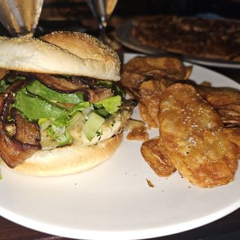 Bonnie & Clyde's Bar & Grill - Grilled chicken sandwich - Sports Bars Near Me - Grapevine, Texas Bonnie & Clyde's Bar & Grill - Grilled chicken sandwich - Sports Bars Near Me - Grapevine, Texas