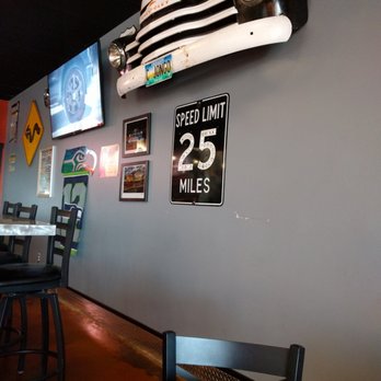 Big Block Brewing - Sammamish - Cool decor - Breweries Near Me - Sammamish, Washington