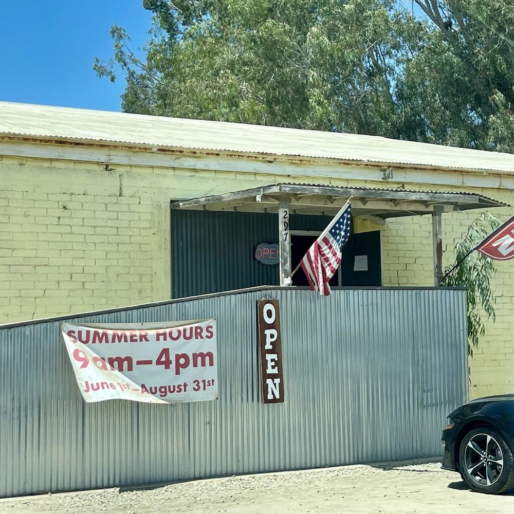 Rocky Hill Antique Collective - Antiques Near Me - Exeter, California