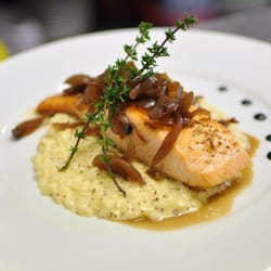 Restaurant Binderhäusl - Lachs mit Balsamicozwiebeln und Senfrisotto