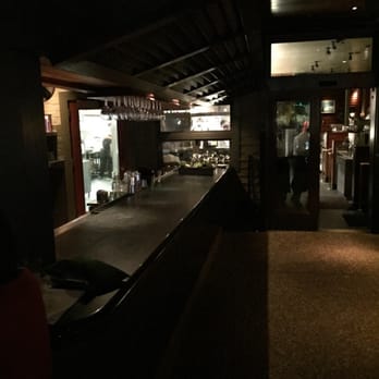 Houston's Restaurant - Empty side of bar not allowed to have seats????? - American Near Me - Pompano Beach, Florida Houston's Restaurant - Empty side of bar not allowed to have seats????? - American Near Me - Pompano Beach, Florida
