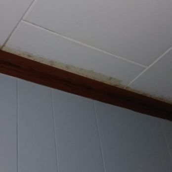 Ethridge Home Repair an Remodeling - Ceiling not "cut in" to crown molding - General Contractors Near Me Ethridge Home Repair an Remodeling - Ceiling not "cut in" to crown molding - General Contractors Near Me