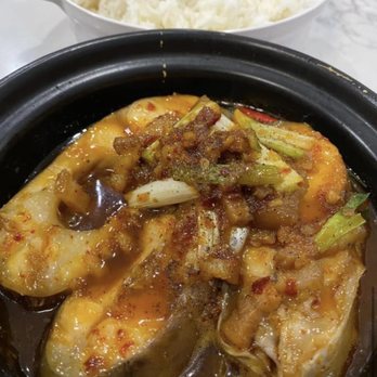 Pho Que Huong - Cat fish in clay pot - Vietnamese Near Me - Honolulu, Hawaii Pho Que Huong - Cat fish in clay pot - Vietnamese Near Me - Honolulu, Hawaii