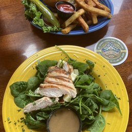 Burger, Spinach Salad With Chicken Burger, Spinach Salad With Chicken