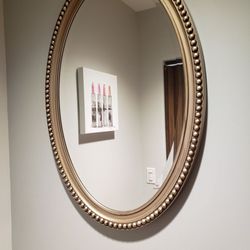 Pretty  decorative,  clean office