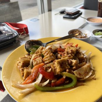 Thailand Restaurant - Cashew Lovers - Thai Near Me - Beaverton, Oregon