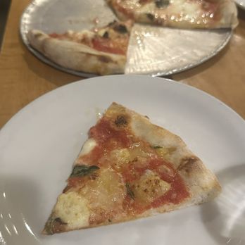 Pizzeria Mercato - pizzas. Formaggi Misti (4 cheese) - Pizza Near Me - Carrboro, North Carolina Pizzeria Mercato - pizzas. Formaggi Misti (4 cheese) - Pizza Near Me - Carrboro, North Carolina