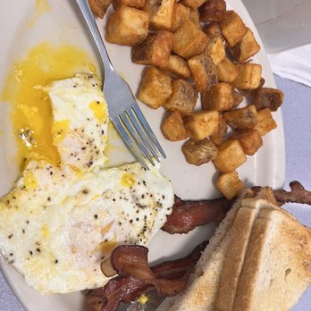 Pancake House - Breakfast & Brunch Near Me - Mackinac Island, Michigan