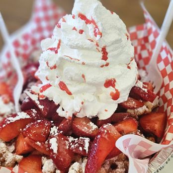 Delicious Freedom USA - Funnel Cake (Classic w/ Strawberry) - Desserts Near Me - Pomona, California Delicious Freedom USA - Funnel Cake (Classic w/ Strawberry) - Desserts Near Me - Pomona, California