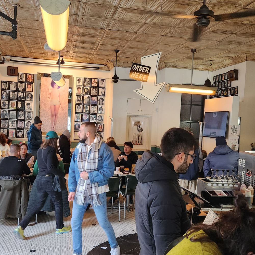 Harlem Shake - Indoor seating - American Near Me - New York, New York