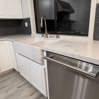 Custom Tile Stone & Decor - a clean kitchen - General Contractors Near Me - Chino, California Custom Tile Stone & Decor - a clean kitchen - General Contractors Near Me - Chino, California