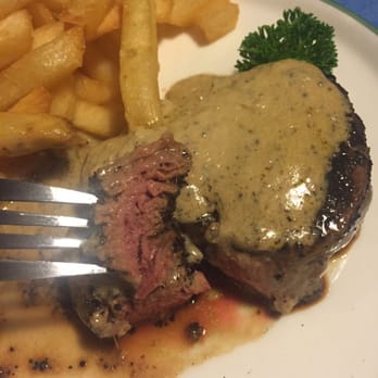 Tony's Lord Nelson - Pepper steak, medium rare剛剛好的熟度,紐西蘭牛肉比較清爽,沒有很重的牛味,肉質很軟嫩 - Steakhouses Near Me - Auckland, AUK Tony's Lord Nelson - Pepper steak, medium rare剛剛好的熟度,紐西蘭牛肉比較清爽,沒有很重的牛味,肉質很軟嫩 - Steakhouses Near Me - Auckland, AUK