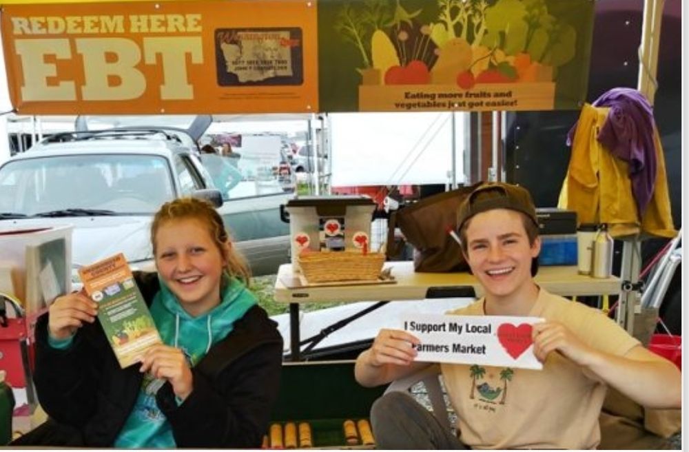 Everett Station Farmers Market Logo