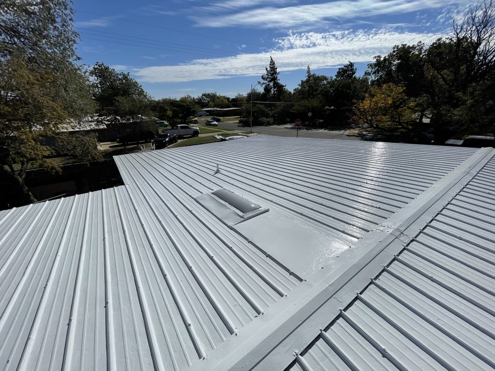 Slide of Llano Roofing