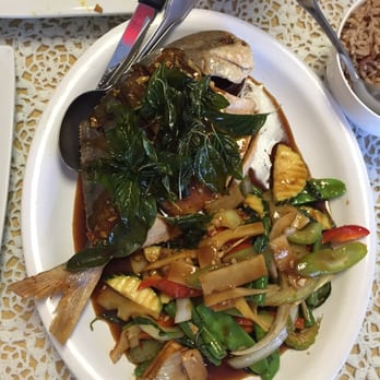 Thai Hut - Thai Near Me - Sacramento, California