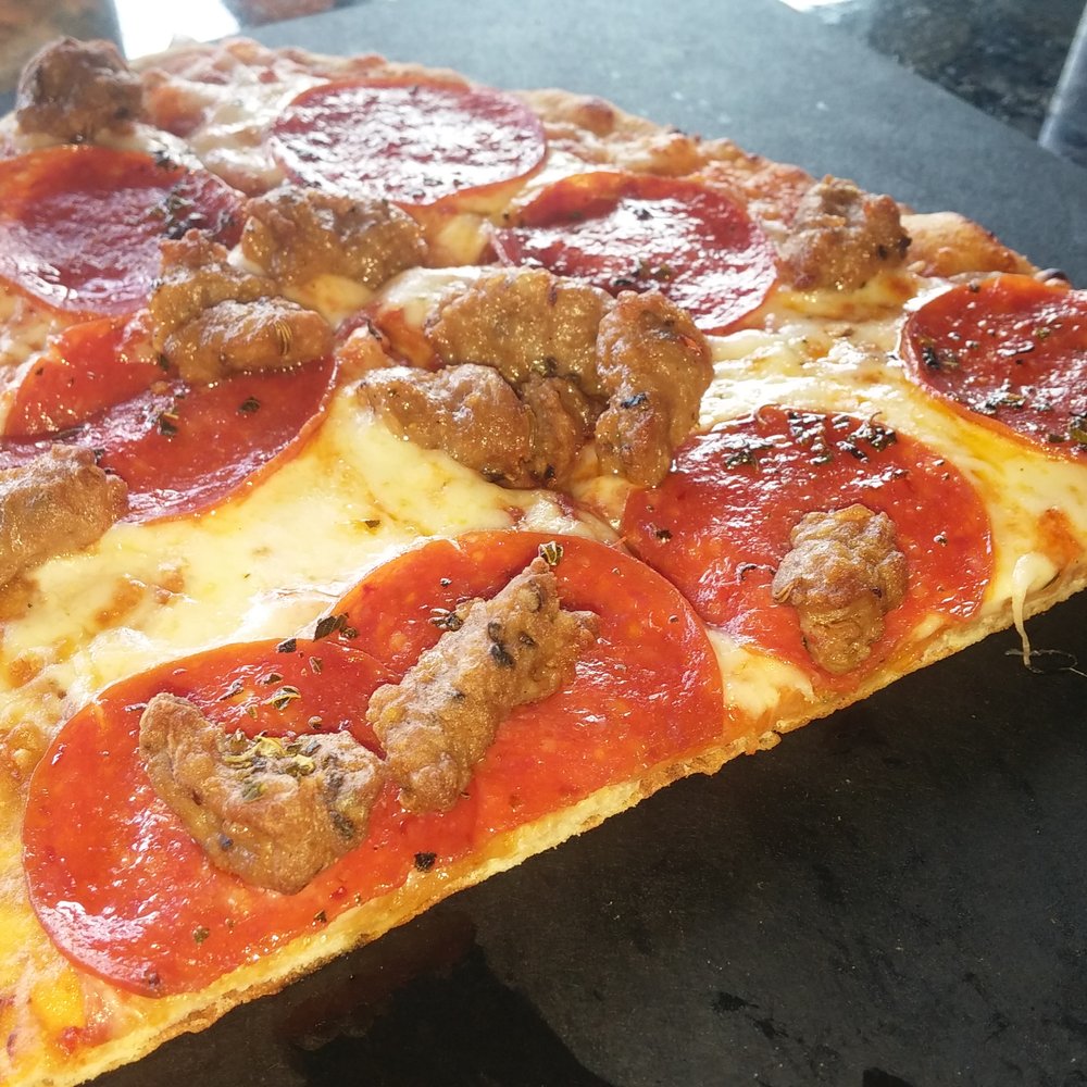 Topgolf - Flatbread pep and sausage - Sports Bars Near Me - Midvale, Utah Topgolf - Flatbread pep and sausage - Sports Bars Near Me - Midvale, Utah