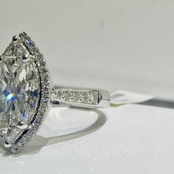 Dunkin's Diamonds - 3.7 in 18k white gold