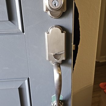 Affordable Lock & Key - Front Door Lock Replacement: Kwikset Handleset Install - Keys & Locksmiths Near Me