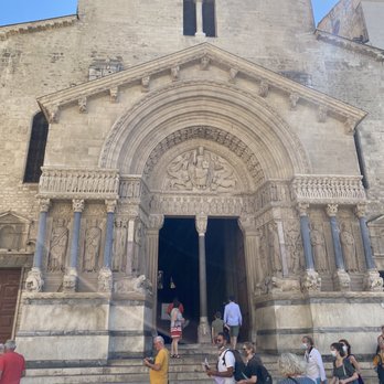 Cloître Saint Trophime - Entrance - Churches Near Me - Arles, 13