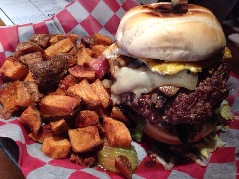 PIZZA HUT Updated October 2024 102 E Quincy St, Pittsburg, Kansas