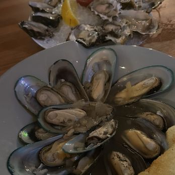 Parc Oasis Oyster Bar - NMussels Nz Mussels White Wine Broth, washington muscles and shikugo muscles - Seafood Near Me - Brooklyn, New York Parc Oasis Oyster Bar - NMussels Nz Mussels White Wine Broth, washington muscles and shikugo muscles - Seafood Near Me - Brooklyn, New York