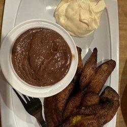 Pupuseria La Familiar - Fried plantains