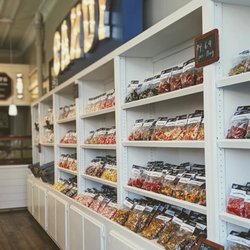Davis Candy - Hard candy, brittles, fudge and chocolates all made by hand.