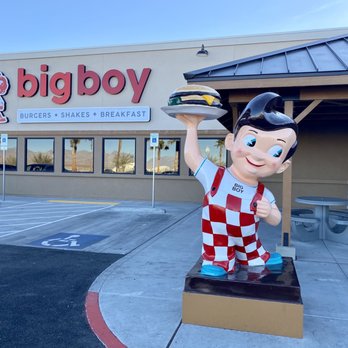 Big Boy - Saw hi to Big Boy ! - Desserts Near Me - Indian Springs, Nevada