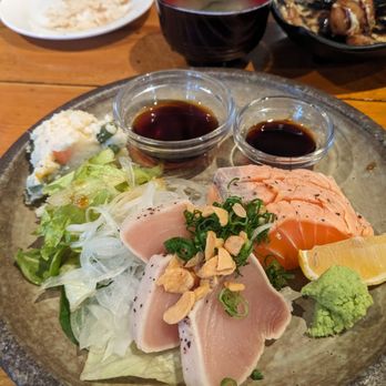Guu with Garlic - Tuna and salmon tataki - Japanese Near Me - Vancouver, British Columbia