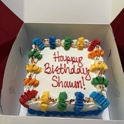 Baskin-Robbins - Ice cream cake with Gold Medal ice cream inside