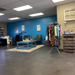 The Nail Barn - Waiting area