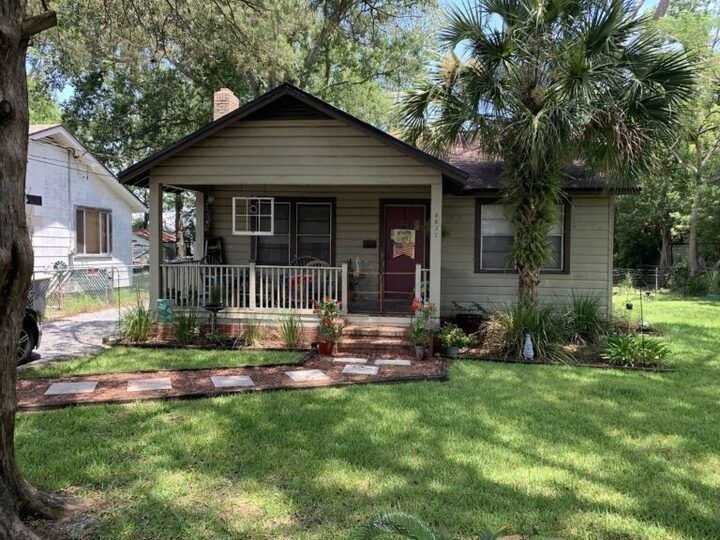 Slide of Quality Discount Roofing & Construction