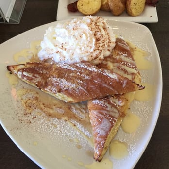 Starling Diner - Pumpkin French toast with a side of applewood smoked bacon and potatoes! - New American Near Me - Long Beach, California