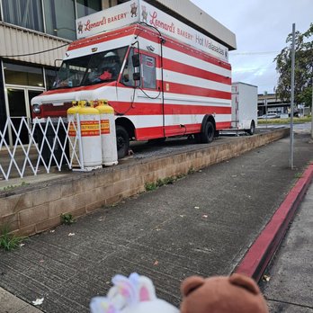 Leonard's Malasadamobile - Located on Lagoon Drive - Specialty Food Near Me - Honolulu, Hawaii