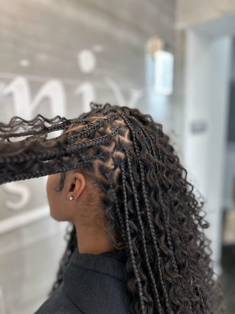 PrettyMe Braids Logo