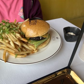 ette hotel Orlando - The burger! Delicious! - Hotels Near Me - Kissimmee, Florida ette hotel Orlando - The burger! Delicious! - Hotels Near Me - Kissimmee, Florida