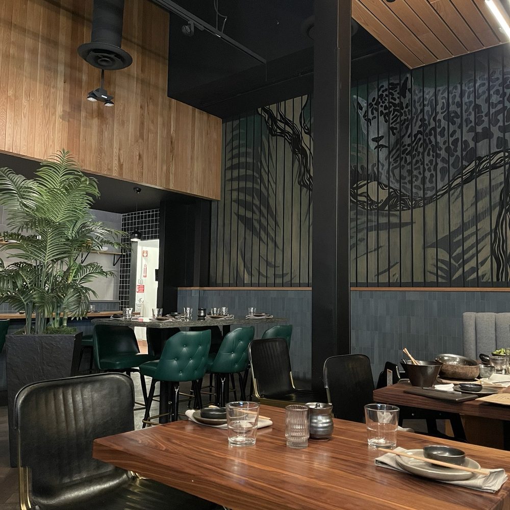 Bisutoro - Inside decor - Ramen Near Me - Phoenix, Arizona Bisutoro - Inside decor - Ramen Near Me - Phoenix, Arizona