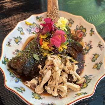 Vivienne's Bistro - Slow Braised Beef Short Ribs : Kentfoodie - IG - Asian Fusion Near Me - Seattle, Washington