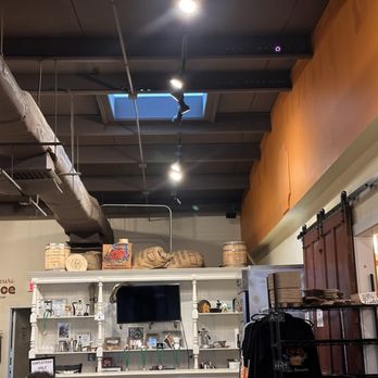 Caffe Amouri - Coffee & Tea Near Me - Vienna, Virginia