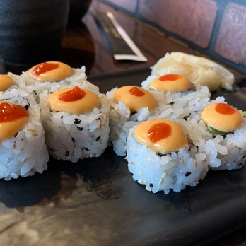 Sushi Siam - Spicy salmon roll - Sushi Bars Near Me - Champaign, Illinois
