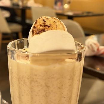 5 Napkin Burger - S'mores milkshake - Burgers Near Me - New York, New York 5 Napkin Burger - S'mores milkshake - Burgers Near Me - New York, New York